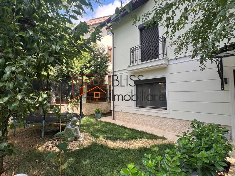 Casa Duplex In Tunari: Gradina Privata, Patru Bai Si Bucatarie De Vara | Bliss Imobiliare / Photo 43 - BLISS Imobiliare