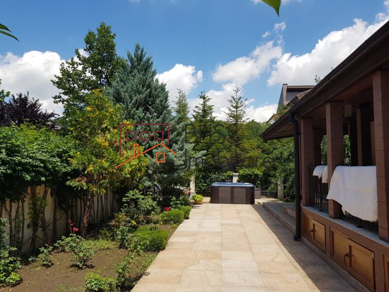 Vila Spatioasa Cu Gradina Privata Si Terasa Generoasa | Bliss Imobiliare / Photo 4 - BLISS Imobiliare