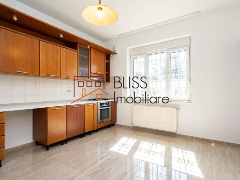 Vila Cu 6 Camere Situata In Zona 1 Mai | Bliss Imobiliare / Photo 8 - BLISS Imobiliare