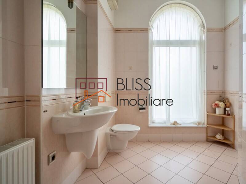 Vila Cu 15 Camere, Gradina Privata Si Vedere La Lac | Bliss Imobiliare / Photo 19 - BLISS Imobiliare